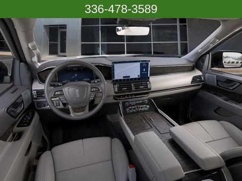 New 2024 Lincoln Navigator L Reserve image 9