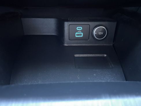 Used 2021 Ford Escape SE w/ SE Sport Appearance Package image 30