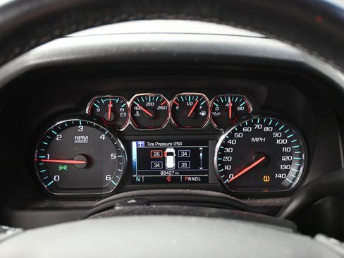 Used 2017 Chevrolet Suburban LS image 10