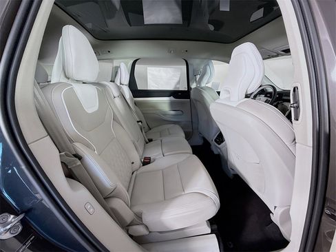 New 2025 Volvo EX90 Ultra w/ Protection Package Premier image 28