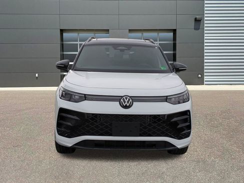 New 2026 Volkswagen Tiguan SE R-Line AWD/4WD image 2
