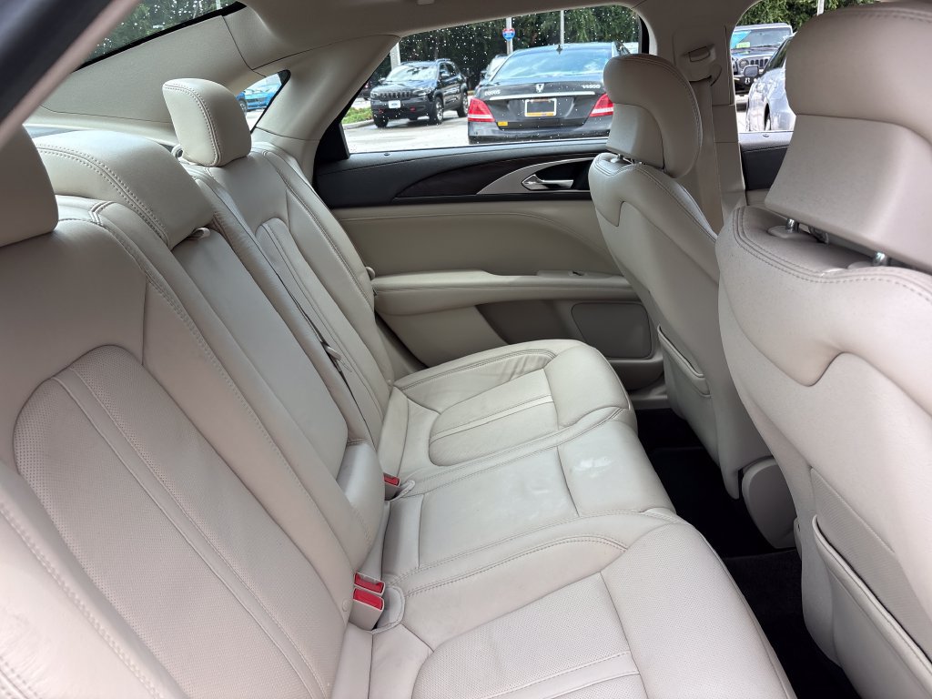 Used 2017 Lincoln MKZ Reserve FWD image 30