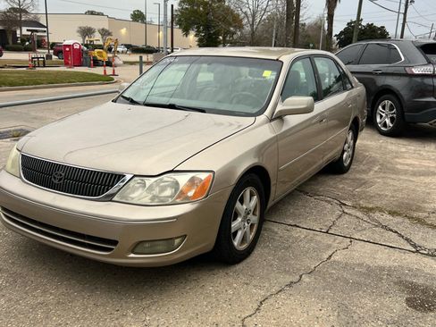 Used 2002 Toyota Avalon XLS image 2