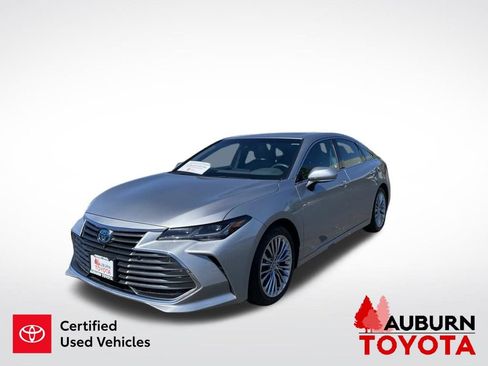Certified 2019 Toyota Avalon Limited w/ Advanced Safety Package FWD image 4