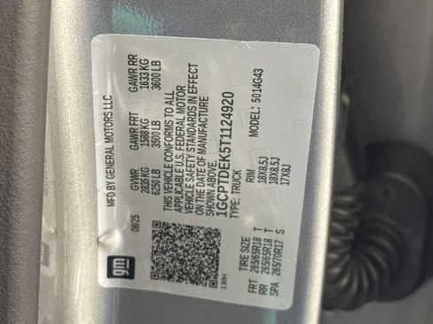 Used 2026 Chevrolet Colorado Z71 w/ Technology Package AWD/4WD image 30