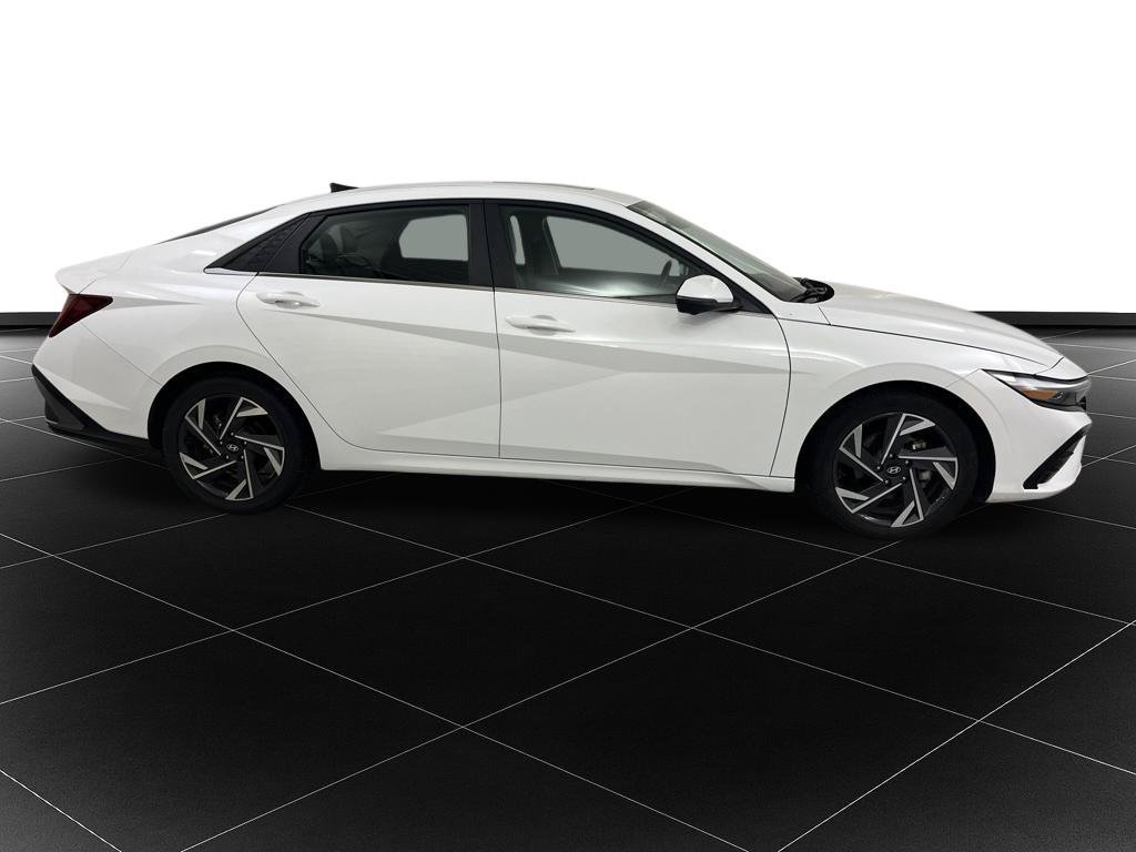 Used 2024 Hyundai Elantra Limited FWD image 6