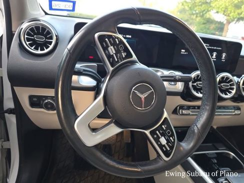 Used 2023 Mercedes-Benz GLB 250 w/ Premium Package image 14