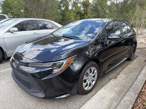 Used 2022 Toyota Corolla LE FWD image 4