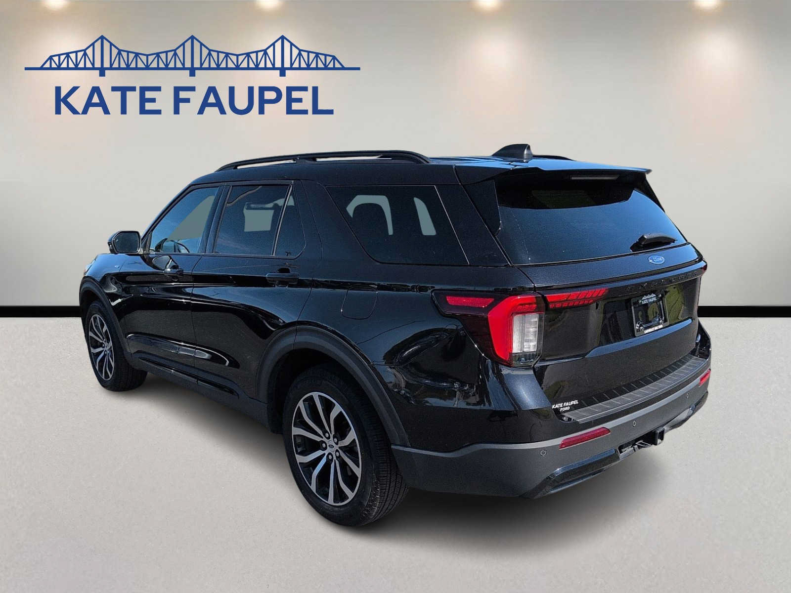 Certified 2026 Ford Explorer ST-Line AWD/4WD image 5