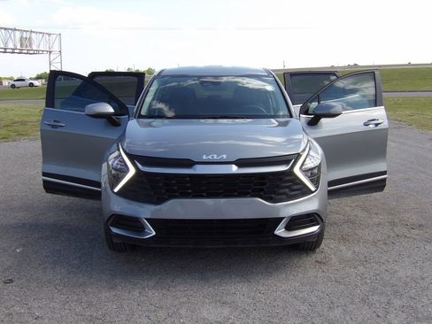 Used 2023 Kia Sportage LX FWD image 27