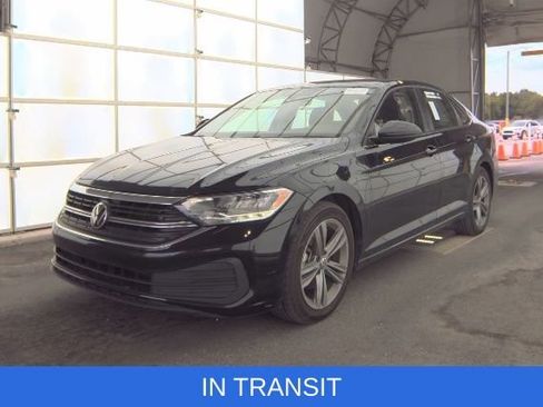 Used 2024 Volkswagen Jetta SE FWD image 1