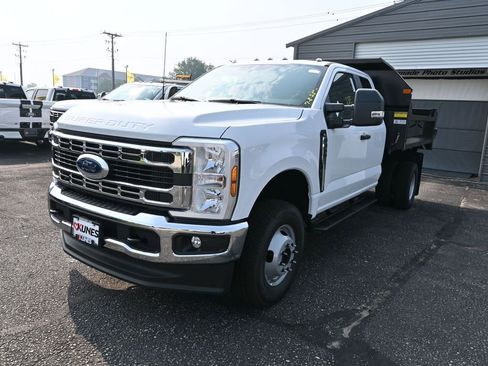 New 2025 Ford F350 XL w/ XL Chrome Package AWD/4WD image 2