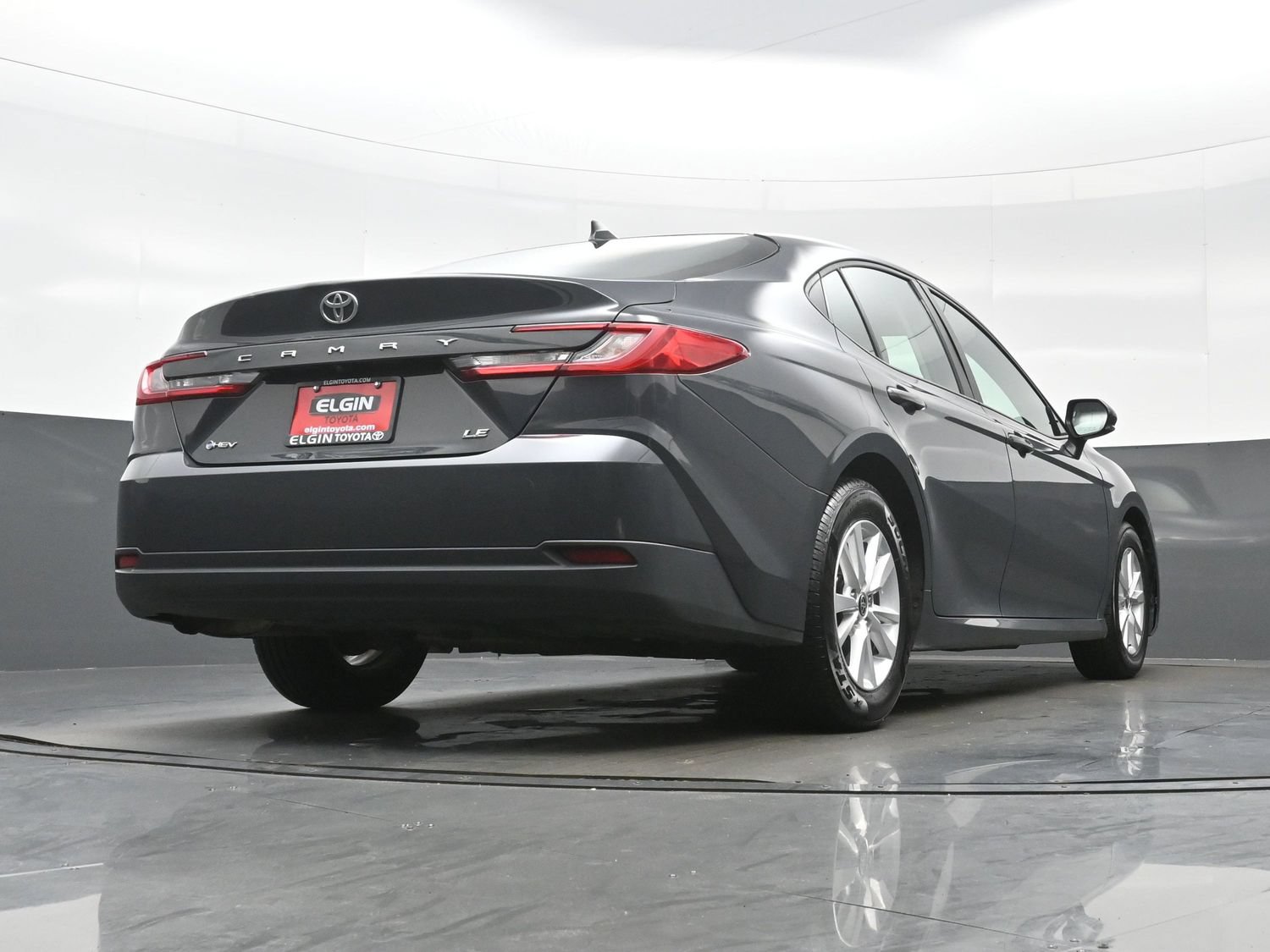 Used 2025 Toyota Camry LE FWD image 31