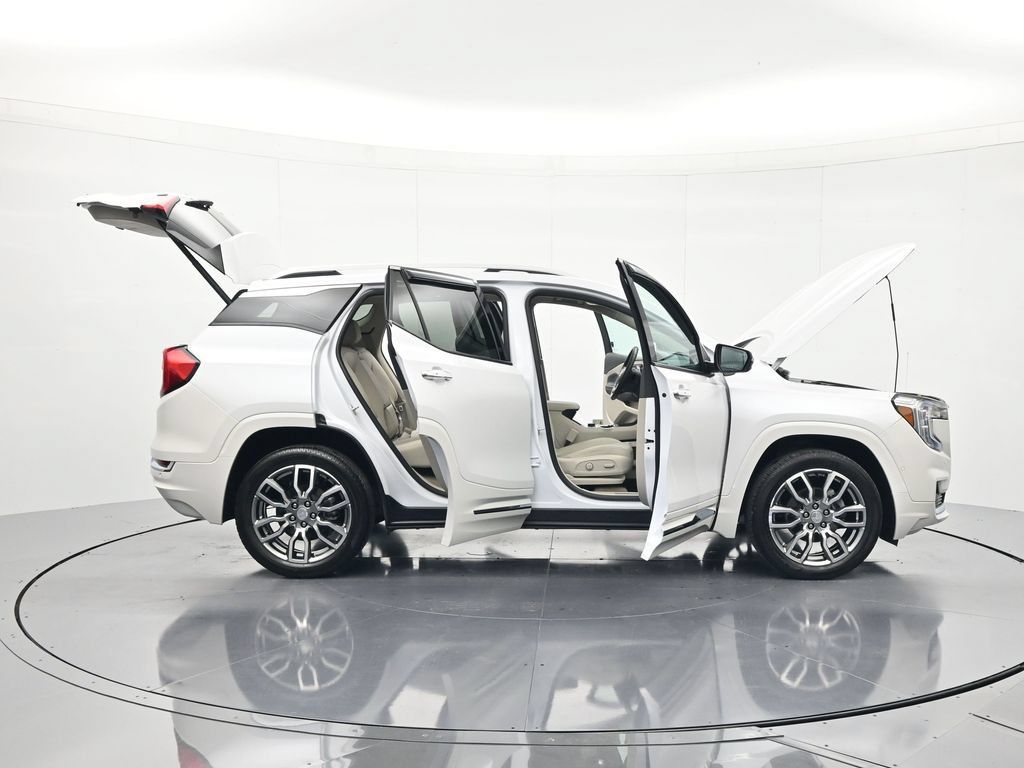 Used 2024 GMC Terrain Denali w/ Denali Premium Package AWD/4WD image 49