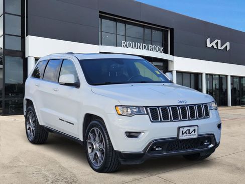 Used 2018 Jeep Grand Cherokee Limited RWD image 3