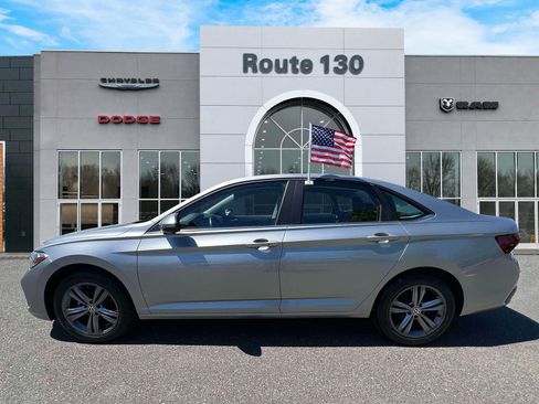 Used 2023 Volkswagen Jetta SE FWD image 5