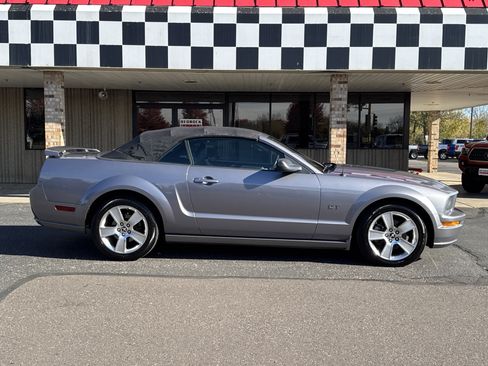 Used 2006 Ford Mustang GT Premium image 32