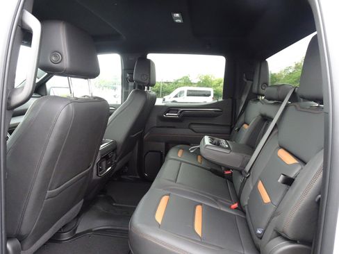 Used 2024 GMC Sierra 1500 AT4 image 15