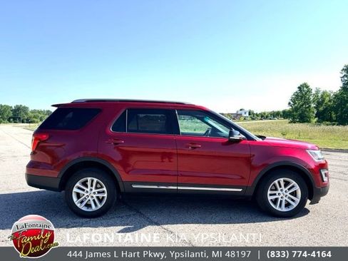 Used 2016 Ford Explorer XLT w/ Equipment Group 202A FWD image 6