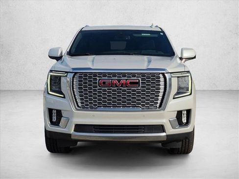 Used 2022 GMC Yukon XL Denali AWD/4WD image 2