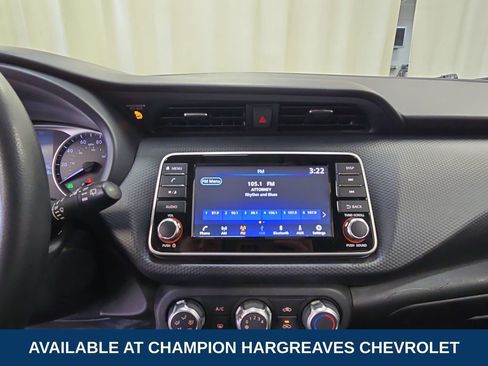 Used 2022 Nissan Kicks S FWD image 17