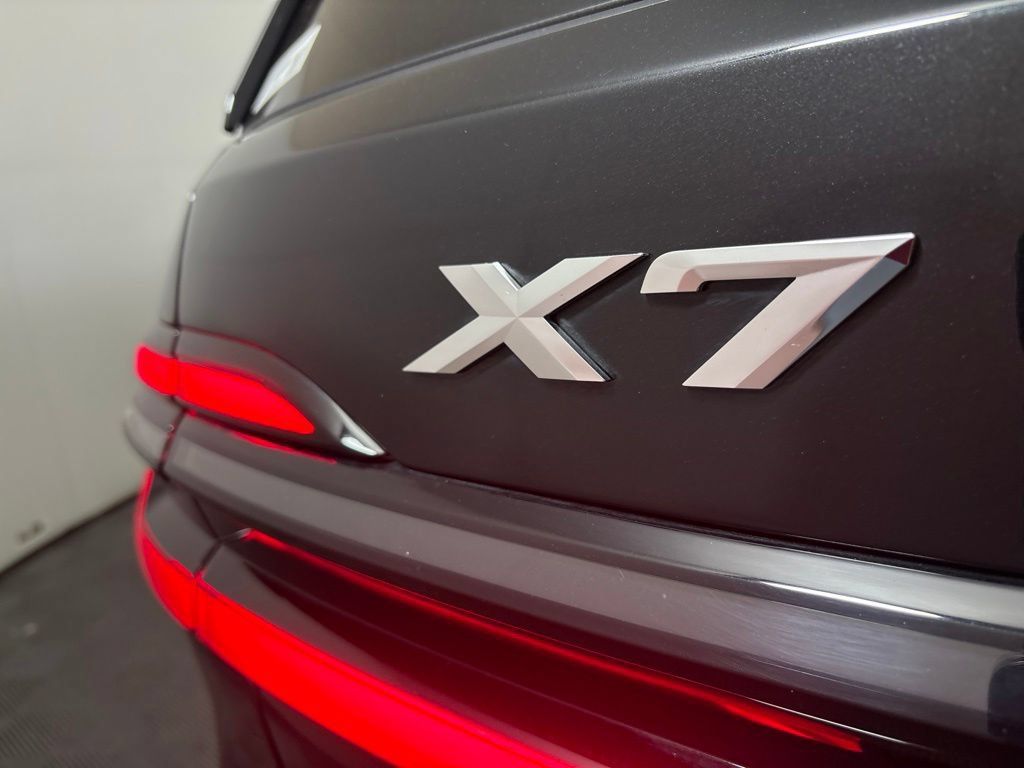 Certified 2026 BMW X7 xDrive40i w/ Executive Package AWD/4WD image 10