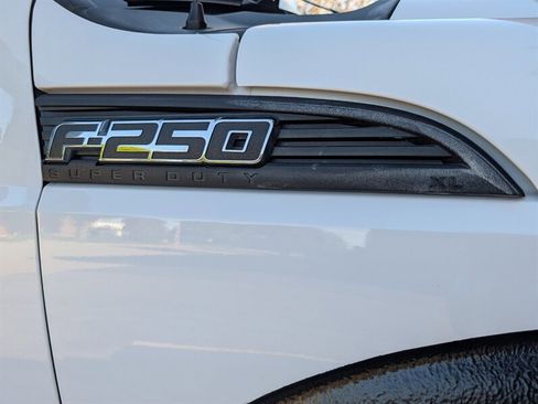 Used 2014 Ford F250 XL w/ Power Equipment Group AWD/4WD image 15