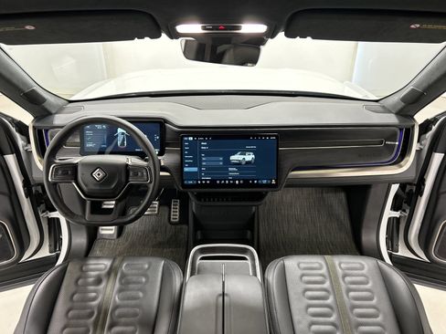 Used 2024 Rivian R1S Adventure image 27