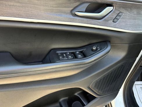 Used 2023 Jeep Grand Cherokee L Limited image 21