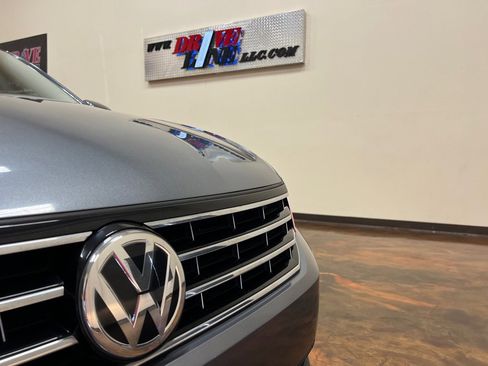 Used 2019 Volkswagen Passat 2.0T Wolfsburg w/ Wheels & Sunroof Package image 43