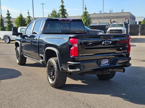 Used 2024 Chevrolet Silverado 2500 ZR2 w/ Technology Package AWD/4WD image 5