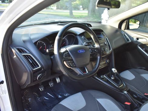 Used 2016 Ford Focus ST FWD image 14