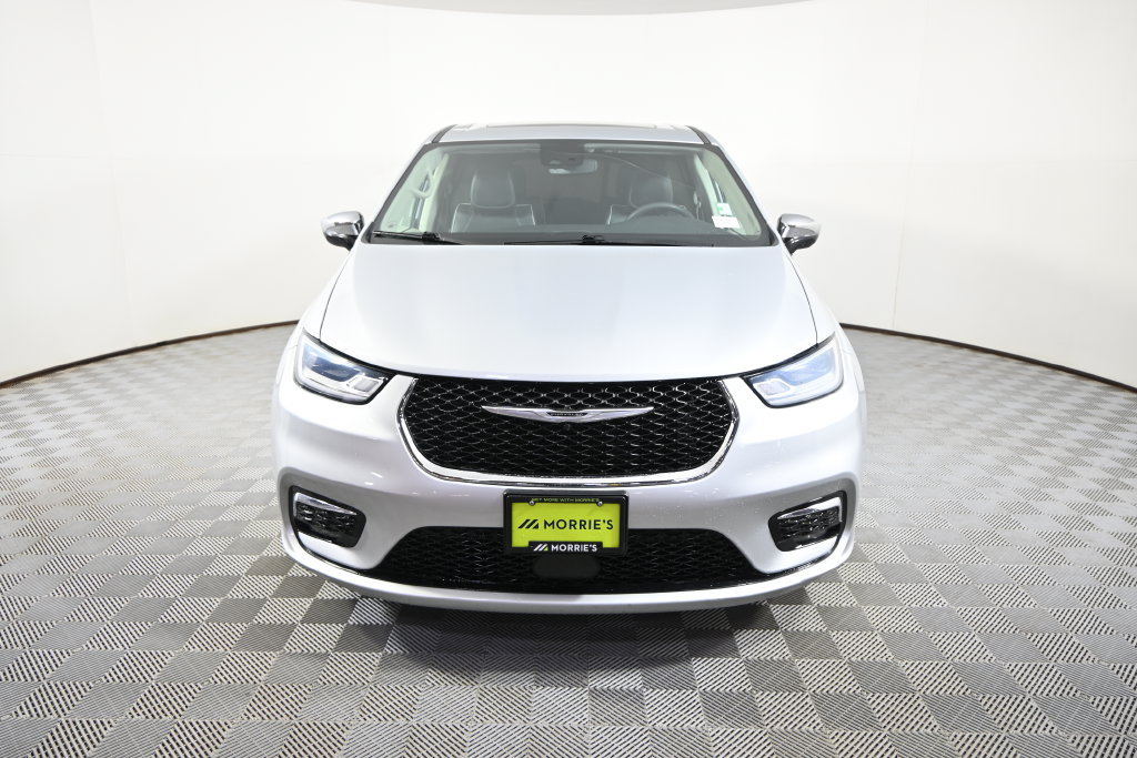 Used 2023 Chrysler Pacifica Limited FWD image 10