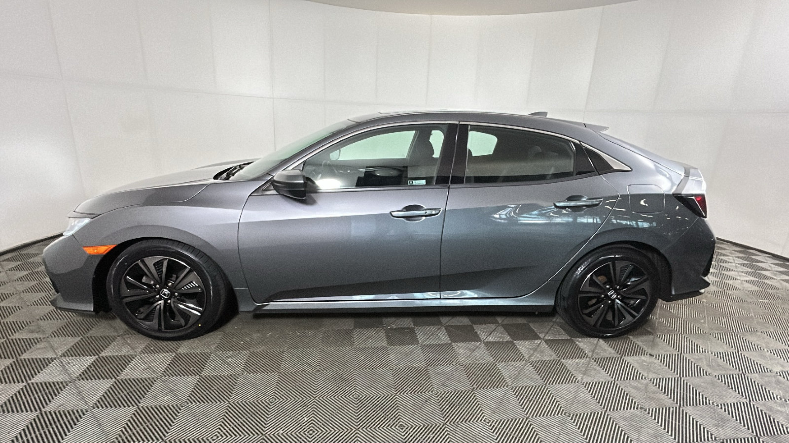 Used 2019 Honda Civic EX image 5