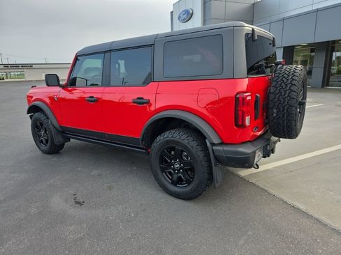 Used 2023 Ford Bronco Black Diamond image 3