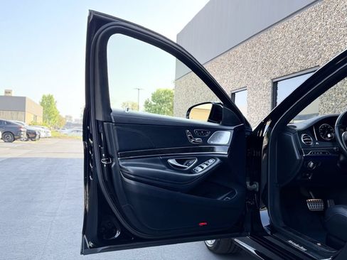 Used 2016 Mercedes-Benz S 550 Sedan image 12