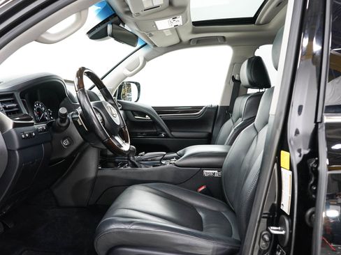 Used 2018 Lexus LX 570 4WD image 26
