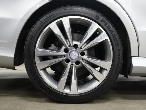 Used 2014 Mercedes-Benz E 350 Sedan w/ Premium 1 Package image 39