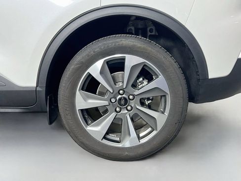 Used 2023 Ford Escape Platinum AWD/4WD image 30