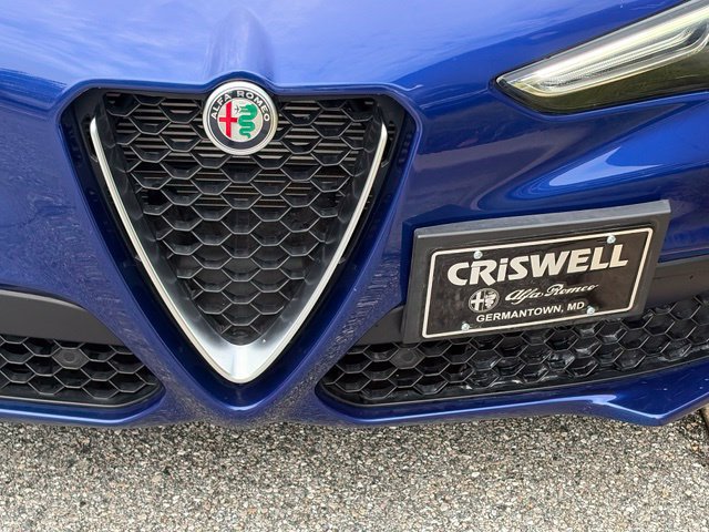 Used 2023 Alfa Romeo Stelvio Ti AWD/4WD image 11