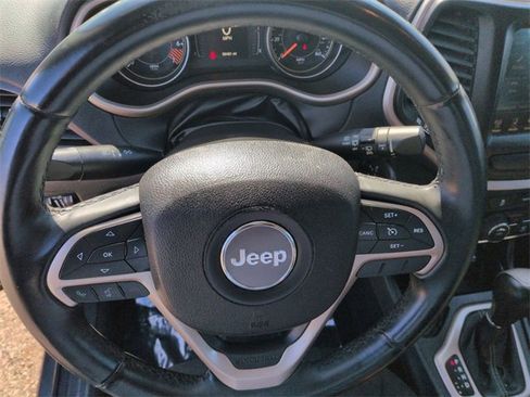 Used 2015 Jeep Cherokee Latitude image 18