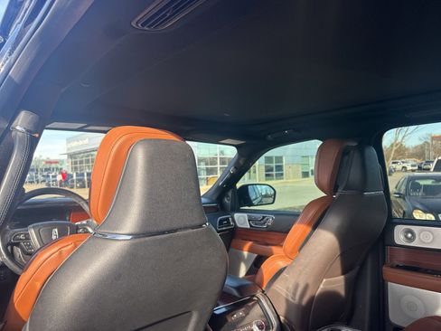 Used 2018 Lincoln Navigator Reserve w/ Technology Package image 13