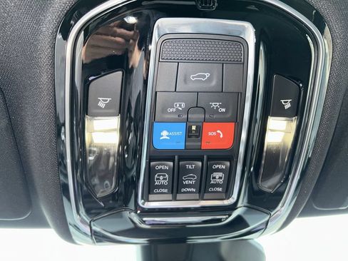 New 2024 Jeep Grand Cherokee Overland w/ Advanced Protech Group III AWD/4WD image 19