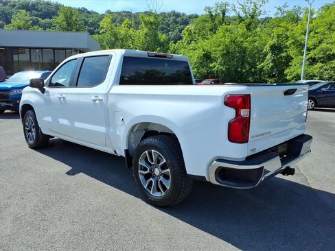 Used 2023 Chevrolet Silverado 1500 LT AWD/4WD image 3
