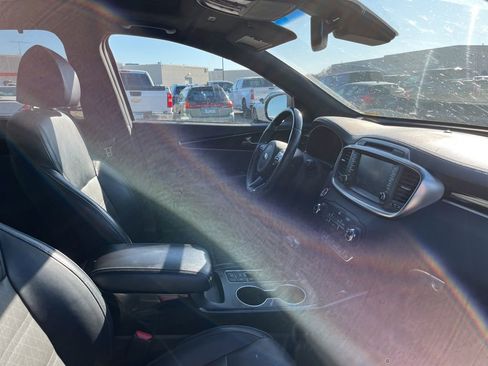 Used 2018 Kia Sorento SX AWD/4WD image 2