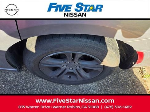 Used 2015 Dodge Charger SE RWD image 7