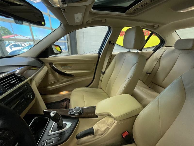 Used 2015 BMW 335i xDrive Sedan w/ Premium Package AWD/4WD image 12