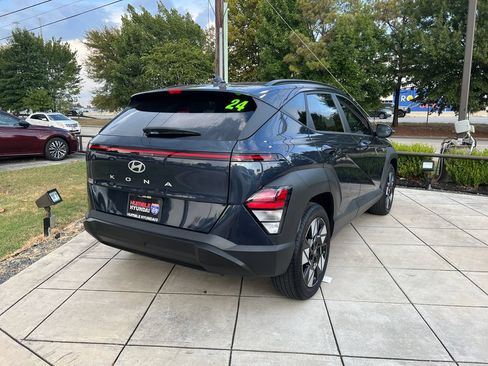 Used 2024 Hyundai Kona SEL w/ Convenience Package FWD image 11
