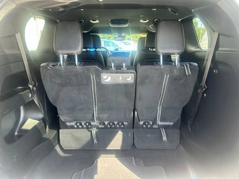 Used 2018 Chrysler Pacifica Touring-L w/ Advanced Safetytec Group FWD image 18
