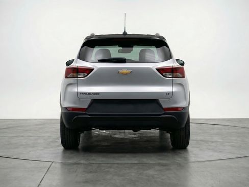 Used 2025 Chevrolet TrailBlazer LT FWD image 7